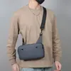 Bolso nuevo de nailon para hombre, bolso bandolera de un solo hombro, monedero vintage simple, bolso casual, bolso multifuncional de color liso