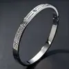 Pulsera de Acero de Titanio para Mujer con Cierre Tachonado de Diamantes, Nicho de Gama Alta, No se Desvanece, Versátil, Joyería de Acero Inoxidable Estilo Ins al por Mayor