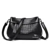 Nova Bolsa de Ombro Único Canguru Feminina 2026 Bolsa de Mãe Transversal Couro Macio Moda Retrô Bolsa de Mão Simples Bolsa para o Trabalho Venda por Atacado