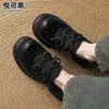 Sapatos Loafers de Couro Genuíno Estilo Britânico Vintage com Sola Grossa para Mulheres Outono/Inverno 2026 Versáteis Novos Sapatos Baixos Slip-On Salto Grosso Pequenos Sapatos de Couro