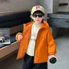 Cortavientos con Forro de Polar para Niños Otoño/Invierno 2026 Estilo Nuevo Chaqueta Cortavientos Genial para Niños Pequeños Ropa de Invierno Cálida Traje de Montañismo para Bebé