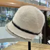 Nuevo Sombrero de Pescador Retro Cálido de Otoño e Invierno Largo por Delante y Corto por Detrás Mostrando la Cara Pequeño Sombrero de Punto Moda Estilo Coreano para Mujer Sombrero de Cubo