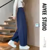 Calça cinza, cropped, de corte largo e solta - o novo estilo de 2026, um conjunto moderno de inspiração coreana, com caimento relaxado, perfeito para o outono