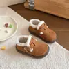 Sapatos de Algodão Masculinos e Infantis 2026 Inverno Novo Estilo Coreano Sapatos de Algodão Quentes Sapatos Birkenstock Retrô com Plus Veludo Sapatos de Algodão de Segunda Camada para Crianças Atacado