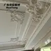 Teto rebaixado de gesso com linhas de borda esculpidas em várias camadas, design de teto em camadas para sala de estar duplex, componentes de acabamento decorativo