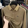 Nova polo masculina de outono com listras, manga longa, decoração de bolso real, top T-shirt casual estiloso para homens