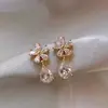 Brincos de Flor com Zircônia Gota d'Água para Mulheres 2025 Novo Estilo Luxo Acessível Brincos Elegantes de Alta Qualidade Brincos com Design de Cinco Folhas