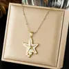 Colar Cruz Aço Inoxidável Temperamento Moda Versátil Série Oceano Estrela-do-mar Pérola Incrustada Banhado a Ouro 18K Senso de Design