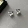 Pendientes y anillo de diseño único en espiral blancos transparentes para mujer, lujo ligero con un toque de alta gama, pendientes de botón y accesorios de anillo de luna creciente morada
