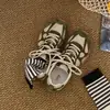Zapatos de entrenamiento alemanes para exteriores de suela blanda en color verde para mujer, nuevos zapatos Cortez ligeros de otoño 2026, zapatillas casuales con cordones de bloques de color