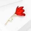 Otoño e invierno Nuevo broche de tulipán rojo con micro incrustaciones de circonita, elegante para mujer, accesorios de corsage para ropa de alta gama