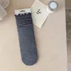 Meias femininas com borda franzida, novo estilo de início de outono, meias de algodão lisas sem costura de comprimento médio, estilo japonês, meias empilháveis simples e versáteis