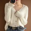 Nova coleção outono e inverno: cardigã curto macio e confortável, suéter de tricô feminino com decote V, peça de outer wear de cintura alta