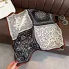 Pañuelo pequeño cuadrado de algodón y lino con estampado paisley en blanco y negro para mujer, adecuado para primavera, otoño e invierno, pañuelo para el cuello