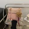 Bolsa de pelúcia de pele de cordeiro Maillard feminina 2024 nova bolsa pequena peluda de outono e inverno bolsa transversal para celular
