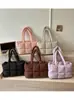 Bolsa de ombro de grande capacidade, bolsa acolchoada de algodão, novo modelo 2026 de bolsa de ombro sob o braço, bolsa de mão casual, bolsa tote plissada nuvem
