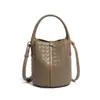 Bolso de Mano Nuevo Estilo Tejido a Mano Puro Moda Casual Versátil Bolso Cubo Lujo Ligero Simple Bolso de Hombro de Gama Alta