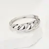 Moda Europea y Americana Pulsera de Giro Nuevo Diseño de Nicho Metal de Gama Alta Pulsera Rayada Retro Hebilla de Resorte
