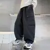 Pantalones Casuales para Niños Primavera y Verano 2026 Nuevo Estilo Pantalones de Pierna Ancha para Niños Mayores Pantalones Cargo Casuales con Bolsillos Pantalones Largos para Niños Grandes