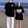Conjuntos de Algodón Puro Peinado Ajustados con Temática de Amor para Parejas, Ropa de Verano para Hombre y Mujer, Serie Azul de Manga Corta Nuevo Diseño Nicho Estilo Hong Kong Camiseta