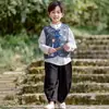 Ropa Nueva de Primavera y Otoño 2026 Estilo Chino Disfraz Antiguo para Niños y Niñas, Traje Tang, Chaleco de Nuevo Estilo Chino, Camisa y Pantalones Largos Conjunto de Tres Piezas