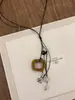 Colar com Pingente Geométrico Vazado Vintage para Mulheres, Design Único Corrente Longa para Suéter, Corrente de Clavícula Versátil da Moda