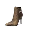 Botas curtas de bico fino com combinação de cores, botas de salto alto 40, botas de cavaleiro 48, moda de corrente de comércio exterior, botas plus size, preto, marrom