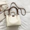 Bolso bandolera tipo cubo con diseño retro de nicho, portátil, de gran capacidad, para mujer, nuevo y versátil, 2024