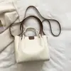 Bolso Grande de Mano con Diseño de Nicho Vintage para Mujer 2026 Nuevo de Moda Versátil Cruzado para Viajar Tote Bolso Cubo