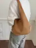 Nova bolsa de balde feminina da moda estilo coreano, grande capacidade, feita de couro de flor integral de alta qualidade, uma bolsa tote estilosa que pode ser carregada sob o braço ou como bolsa de ombro