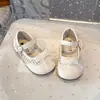 Sandalias para Niñas 2026 Nuevo Modelo Zapatos de Princesa Calados Suaves de Suela para Niños Verano Tejidas de Playa Zapatos Cerrados