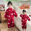 Conjunto de pijama para niña, nueva colección otoño/invierno 2026, felpa de coral, cálido, rojo, con un lindo diseño de cachorro, estilo casual de franela con cremallera