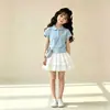 Conjunto de Duas Peças com Saia de Renda para Meninas, Novo Estilo de Verão para Crianças Maiores, Gola Color Block, Conjunto de Saia Casual Estiloso, Tendência