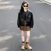 Chaqueta de Cuero para Niña Estilo Primavera y Otoño 2026 Nuevo Estilo Chaqueta Mediana y Grande para Niños Elegante Moderna Genial Estilo Callejero para Niños