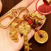 Dropshipping: Nuevo Colgante Llavero Signo Zodiacal Piscis con Cofre del Tesoro Dorado, Ruyi y Pixiu para Llaves de Coche