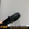 Zapatos Mary Jane de mujer retro franceses con brogue tallado, nueva moda de verano 2026, elegantes y versátiles para ir al trabajo, zapatos de un solo color de corte bajo