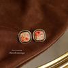 Pendientes de Botón de Lujo de Estilo Francés Vintage, Elegantes y Versátiles, Chapados en Plata con Diseño Elaborado, Pendientes de Declaración Hechos de Fábrica