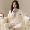 Pijama de Algodón Puro para Mujer de Primavera y Otoño, Manga Larga, Pantalón Largo, Cuello Redondo, Diseño Dulce y Lindo de Dachshund, Se Puede Usar Afuera como Ropa de Casa