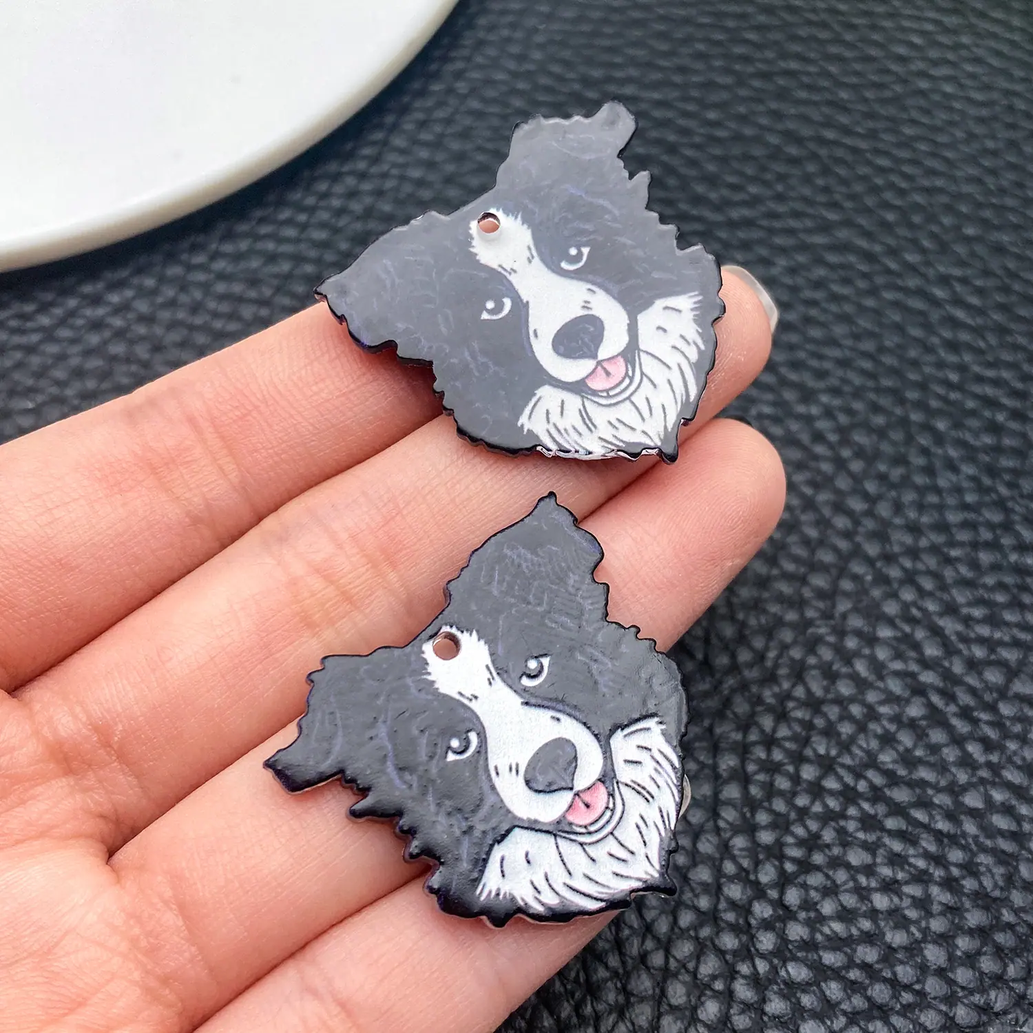 24452-JS2-黑色亚克力双面印花动物边境牧羊犬狗30x