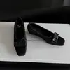 Zapatos de vestir de moda de 0.8 cm en bloques de color, nuevo estilo otoño 2026, punta cuadrada, suela plana, zapatos de cuero para mujer con aumento interno de altura