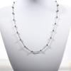 Collar de acero inoxidable Jinyiyuan con bola de color con clip cruzado y chapado en oro de 18 quilates, venta directa de fábrica