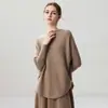 Nova coleção de outono: suéter de tricô feminino de manga longa, modelagem solta, manga morcego, estilo despojado, perfeito para o trabalho e fácil de combinar com qualquer look, em cor sólida