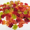 Hojas de Arce de Seda Artificial de 7 cm en Colores Otoñales, 50 Piezas/Paquete, Accesorios para Fotografía, Decoración de Escena, Boda, Más Vendido en Amazon