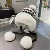 Gorro de Invierno Tejido Cálido Estilo Étnico para Mujer, Engrosado y Forrado de Felpa para Protección contra el Frío en el Noreste, Hace que el Rostro Parezca Más Pequeño, Gorro de Algodón para Proteger las Orejas, Gorro Lei Feng