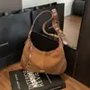 Bolsa Casual Retro de Camurça e Pelúcia Feminina 2026 Nova Versátil para o Dia a Dia Bolsa de Ombro Único Sob o Braço Bolsa de Mão com Design de Nicho
