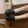 Mocassins de Solado Grosso Pretos, Versáteis e Confortáveis, com Salto Bloco, Estilo Slip-On para Mulheres, Novos Sapatos de Couro Estilo JK Japonês Primavera 2026