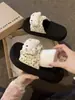 Sandalias de plataforma gruesa con estampado de lunares y gato KT para mujer, calzado de verano para exteriores, nuevas chanclas versátiles antideslizantes para la playa 2026