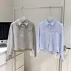 Camisa Listrada Curta de Manga Longa Azul e Café para Mulheres, Fina, Estilo Coreano, Caimento Solto para Figuras Baixas, Cores Azul e Café