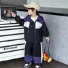 Conjunto de Roupas de Outono para Meninos 2026 Novo Estiloso Moda Infantil Bonito Esportivo Conjunto de Duas Peças Estilo Primavera e Outono Tendência