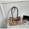 Bolsa de Axila Retro Tendência Outono e Inverno para Mulheres 2026 Novo Estilo Versátil de Alta Qualidade Grande Capacidade Bolsa de Ombro para o Dia a Dia